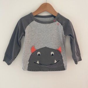 5/$30💥Monster Face Sweatshirt! Standoff Orange Ears, Gray Raglan Long Sleeves,